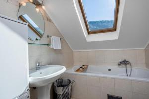 Family friendly house with a swimming pool Blazevci, Gorski kotar - 21038