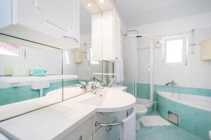 Apartments by the sea Maslenica, Novigrad - 21903