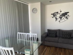 Departamento con PILETA y gran balcón terraza con quincho y asador propio