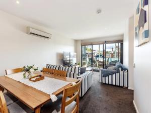 Soak up the City Lifestyle in the Heart of Hobart