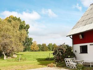 8 person holiday home in HISHULT-By Traum