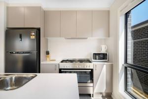 Relaxing Two-Level Retreat in Austral, NSW