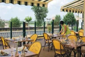 Logis Hotels - Au Poisson d'Argent - Hôtel 3 étoiles et restaurant - La Pommeraye