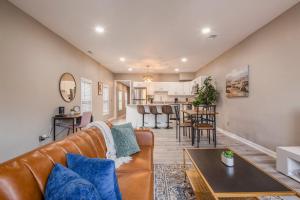 Newly renovated 4BR CozySuites