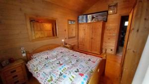Chalets Ski Chalet - Chez Helene Ski fb : photos des chambres