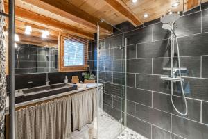 Chalets CHALET LUXE DE LA CROIX DU FRENE : photos des chambres