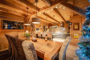 Chalets CHALET LUXE DE LA CROIX DU FRENE : photos des chambres