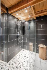 Chalets CHALET LUXE DE LA CROIX DU FRENE : photos des chambres