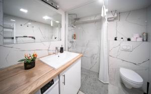 Free parking Basilica Leos home - AC, Wi-Fi, smart TV