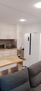 Appartements Tres bel appartement rez de jardin appart de 53m2. : photos des chambres