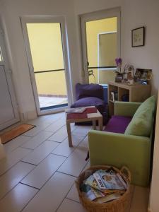 EXPLORE Wien Österreich VIENNA Austria WALTZ and CASTLES Residenz Habsburg great 2-rooms-apartment near SCHÖNBRUNN Breakfast Metro U3 U4 busses 48a 51a city kids pets