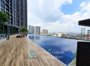 PJ Specious 3BR 7pax near Sunway Pyramid Mall by Cloud Host