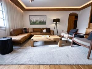 Chic Alpine Elegance: Designer Retreat in Samedan