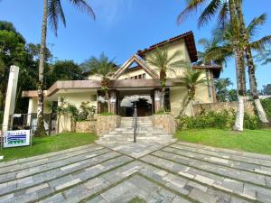 FLAT COM VARANDA E SERVIÇOS NO RIVIERA GREEN