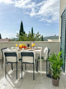 Two bedroom Boho Chic Apartment at Mlini