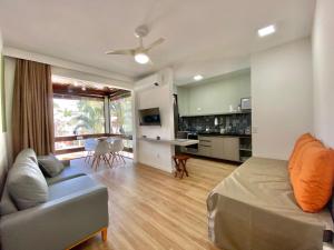 FLAT COM VARANDA E SERVIÇOS NO RIVIERA GREEN