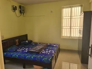 Vibrant 1 BHK Studio House Park Views@ Begurwoods - Jigani