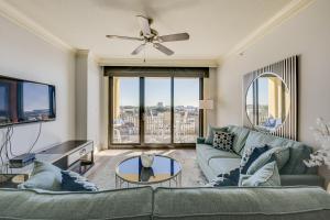 Emerald Grande Condo Beach, Marina and Ocean View