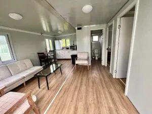 Cozy Corner #2 - Aguacate