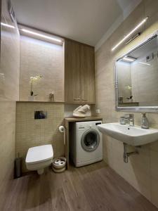 Garbary 100 CITY CENTER Apartment, free parking, self check-in 24h