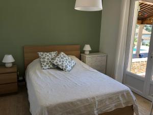 Villas VILLA 4* avec PISCINE dans le bas du village de BORMES les MIMOSAS : photos des chambres