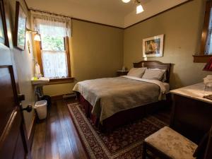 Queen Room with Shared Bathroom room in Balch Hotel