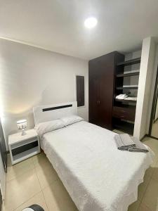 Casa completa con Aire Acondicionado, Calentador de Agua & Garaje privado