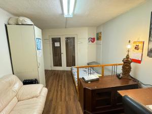 Friendly and cozy home with separate entrance No Pets Allowed