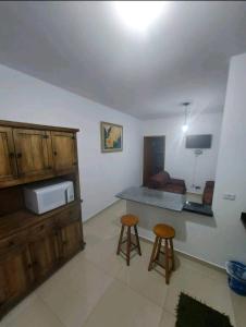 Casa com piscina e praia logo ali