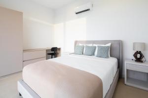 CASA AYLA B - charming 2BR ocean view condo in Flamingo