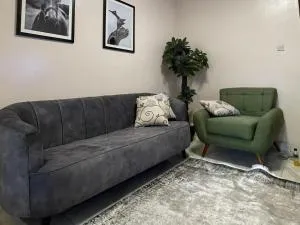 Cozy 1-Bed Apt with Pool & Gym in Najjera 2 - Kira