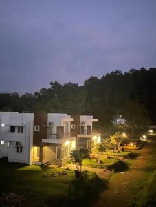 2 BHK Private Villa - Air Conditioned - Free Wifi - Swimming Pool - No Alcohol Zone - Easy Stays Yelagiri