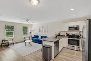 Town nearby, beach, grill, garage, pets