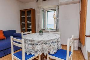 Apartments by the sea Kastel Luksic, Kastela - 21921