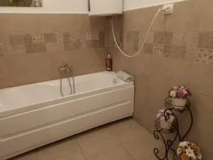 Casa Dănuț- Girliste - Craşova