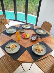 Hillstone Luxury Village