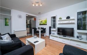 Beautiful Apartment In Pula With Wi-fi