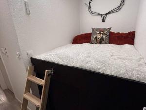 Studio cabine rénové 4 pers avec jardinet et accès parking – cœur de station - FR-1-592-64