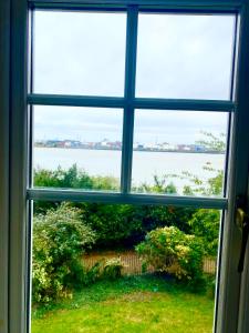 Impeccable 2-Bed Apartment in London