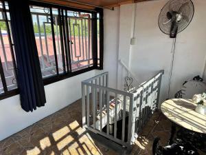 Full House The White Haven in Clark