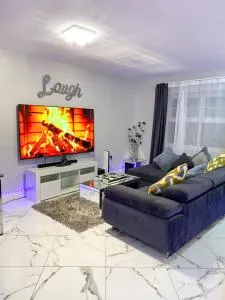 2 Double Bedroom Apartment in Edgware, London - Wealdstone