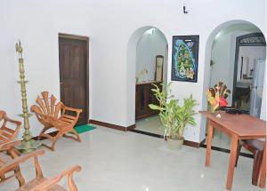 Travellers Hostel Hikkaduwa