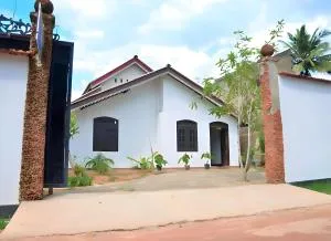 Traveller's Hostel Hikkaduwa - Ratgama Hegoda