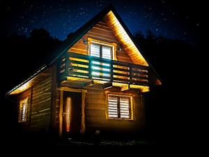 Kryjówka Yetiego Domek w zaciszu Bieszczad z jacuzzi