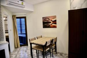 The Club Inn - Kamala Beach