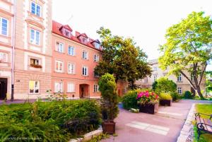 Gorgeous Historic Tenement Apt. - New Town Square!