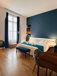 Superior Double with Balcony  room in L'Esplai Valencia
