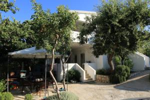 Apartments Silva - 3hvězdičkové hotely ve městě Novalja