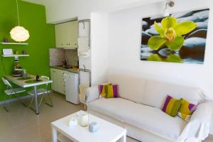 Uno Beachfront Suite