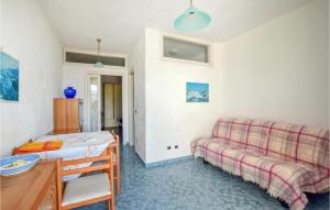 One-Bedroom Apartment In Santangelo Dischia
